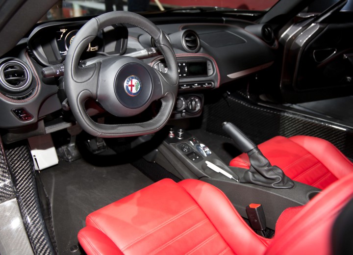 Τεχνικά χαρακτηριστικά για Alfa Romeo 4C (Type 960) - picture 6