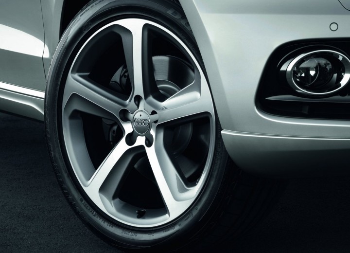 Technical specifications and characteristics for【Audi Q5 (8R) Restyling】 - picture 9