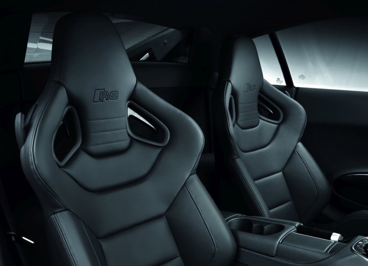 Technical specifications and characteristics for【Audi R8 Coupe Restyling】 - picture 10