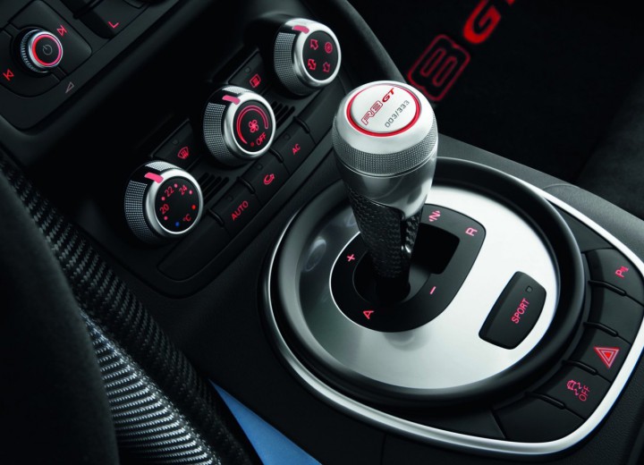 Technical specifications and characteristics for【Audi R8 GT Spyder】 - picture 9