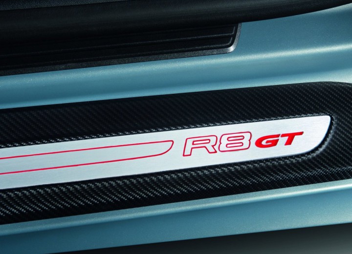 Technical specifications and characteristics for【Audi R8 GT Spyder】 - picture 11