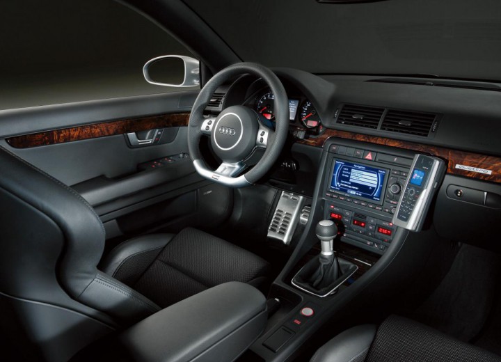 Technical specifications and characteristics for【Audi RS4 Avant (8E)】 - picture 4