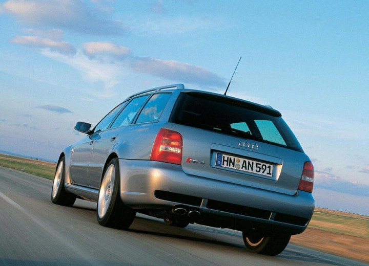 Technical specifications and characteristics for【Audi RS4 Avant】 - picture 4