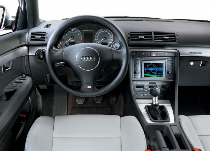 Caractéristiques techniques de Audi S4 (8E) - picture 4