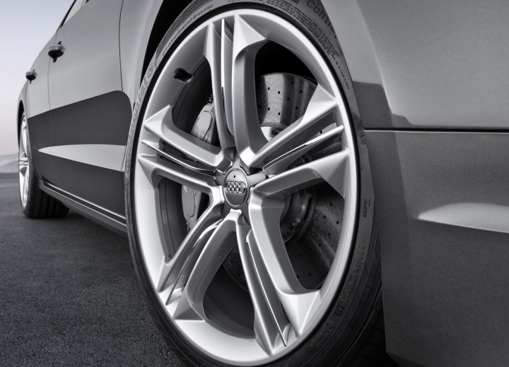 Caractéristiques techniques de Audi S8 III (D4) Resyling - picture 8