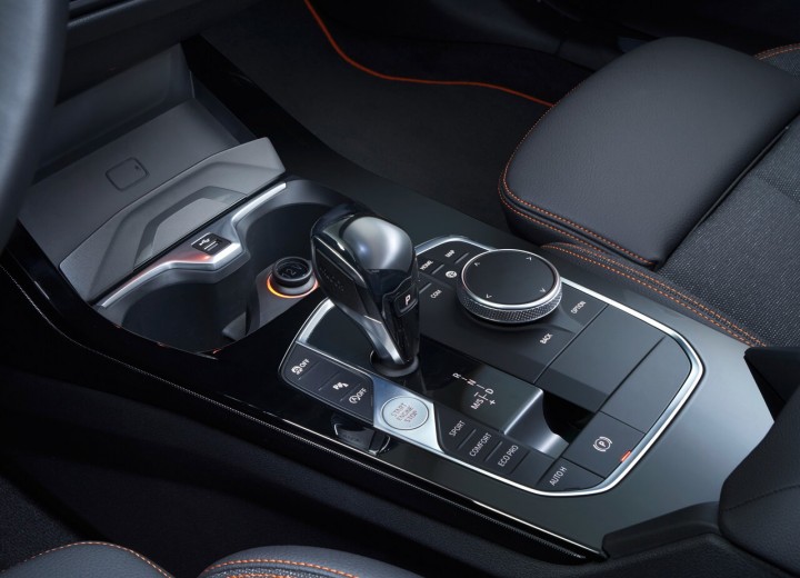 Technical specifications and characteristics for【BMW 1er III (F40)】 - picture 9