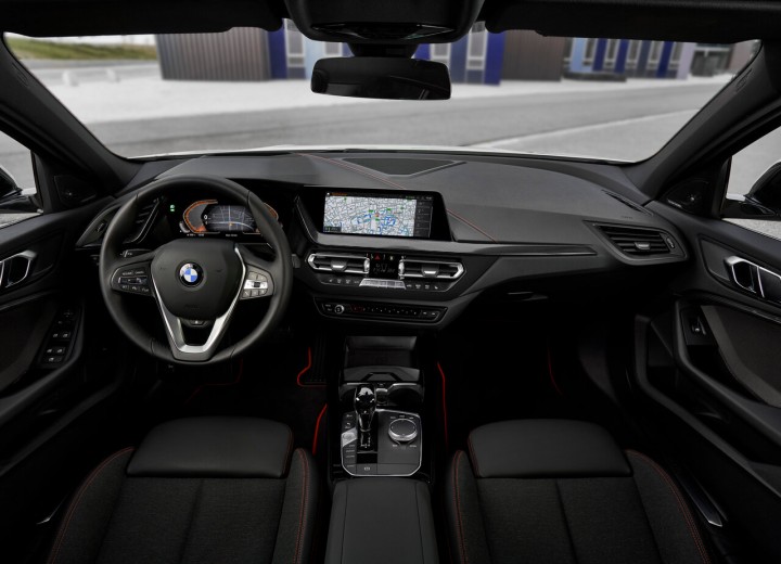 Technical specifications and characteristics for【BMW 1er III (F40)】 - picture 6