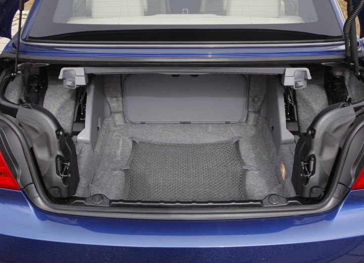 Caractéristiques techniques de BMW 3er Cabrio (E93) - picture 15