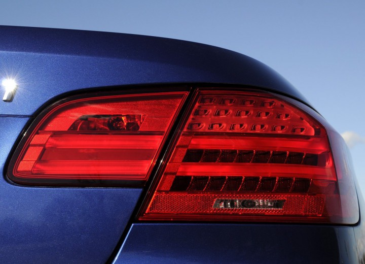 Caractéristiques techniques de BMW 3er Cabrio (E93) - picture 14