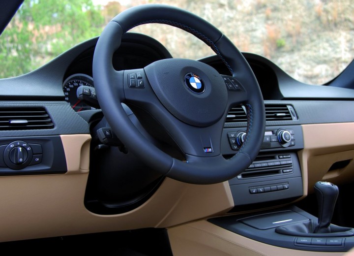 Caractéristiques techniques de BMW M3 Coupe (E92) - picture 9
