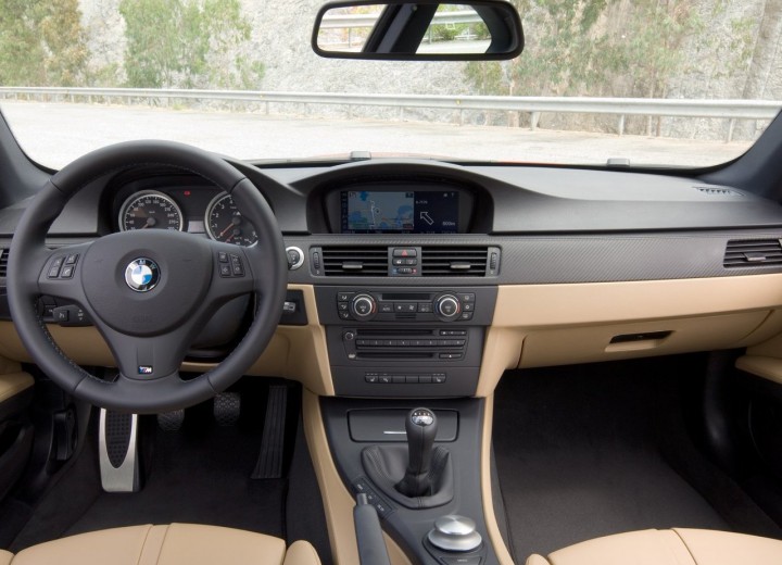 Caractéristiques techniques de BMW M3 Coupe (E92) - picture 8