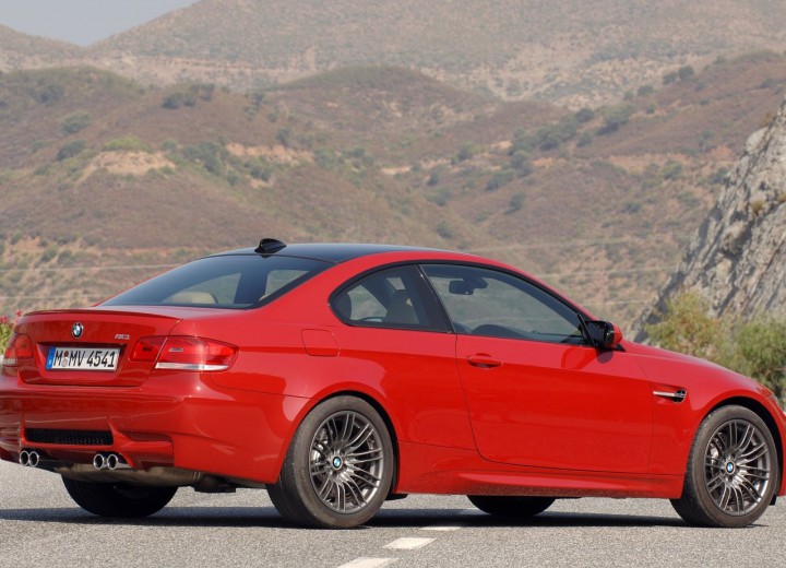Caractéristiques techniques de BMW M3 Coupe (E92) - picture 4