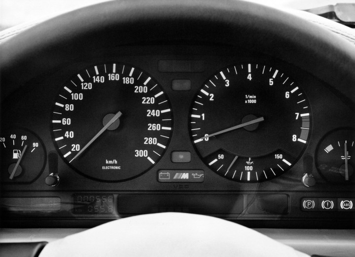 Technische Daten und Spezifikationen für BMW M5 (E34) - picture 9