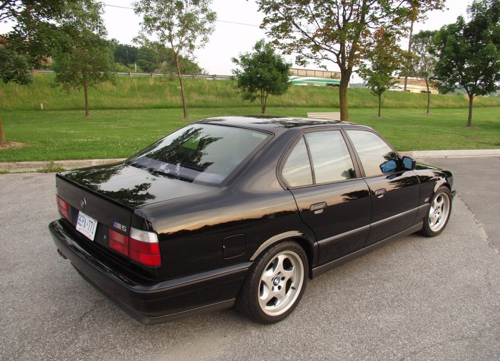 Technische Daten und Spezifikationen für BMW M5 (E34) - picture 7