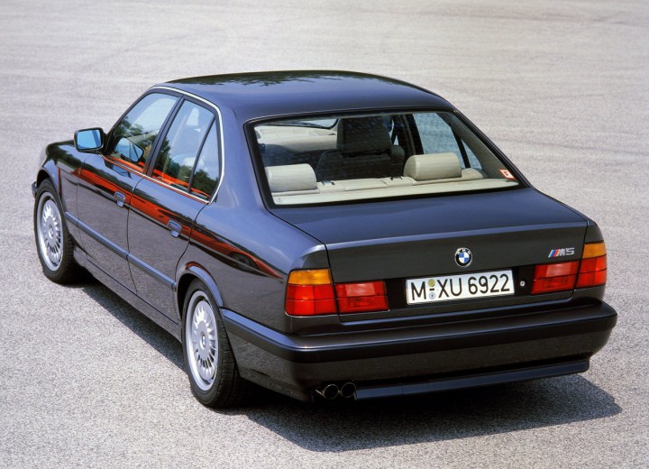 Technische Daten und Spezifikationen für BMW M5 (E34) - picture 6