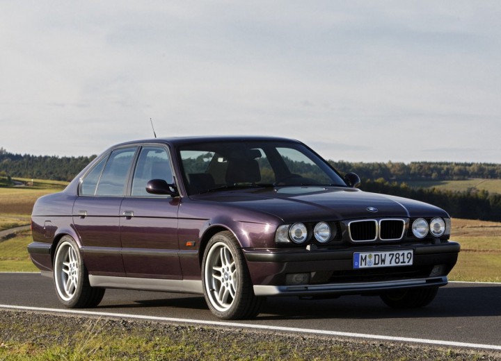 Technische Daten und Spezifikationen für BMW M5 (E34) - picture 1