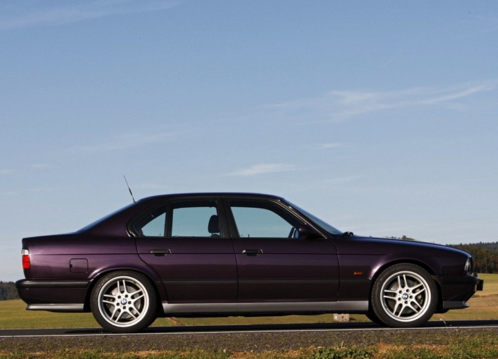 Technische Daten und Spezifikationen für BMW M5 (E34) - picture 3
