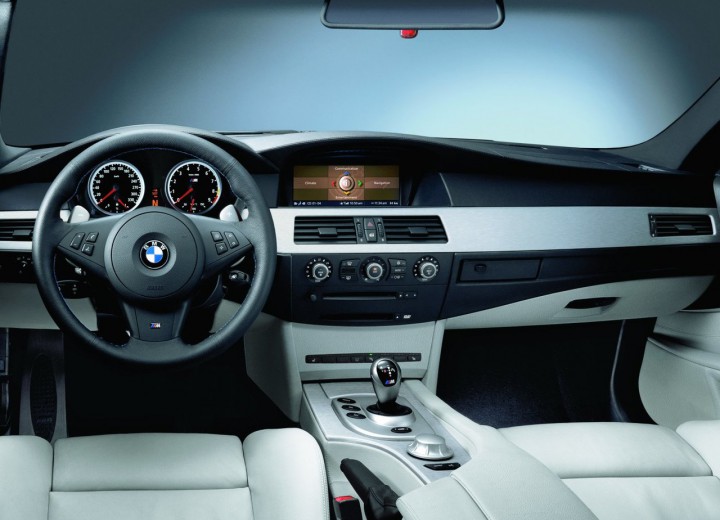 Technische Daten und Spezifikationen für BMW M5 (E60) - picture 10