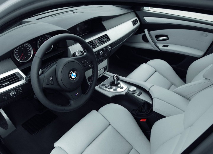 Technische Daten und Spezifikationen für BMW M5 (E60) - picture 12