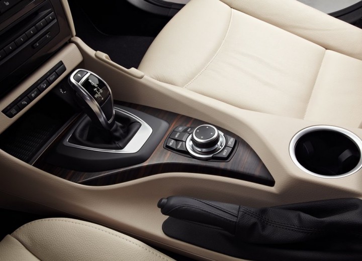 Technical specifications and characteristics for【BMW X1 I (E84) Restyling】 - picture 11