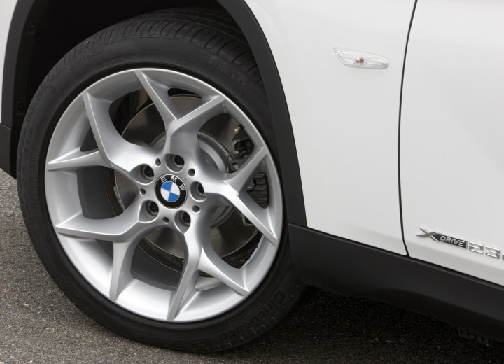 Technical specifications and characteristics for【BMW X1 I (E84)】 - picture 9