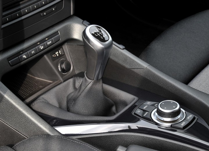 Technical specifications and characteristics for【BMW X1 I (E84)】 - picture 20