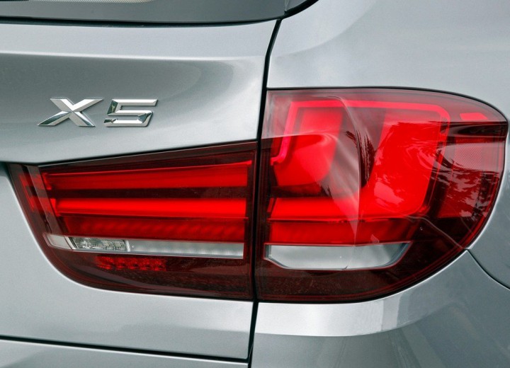 Technical specifications and characteristics for【BMW X5 III (F15)】 - picture 18