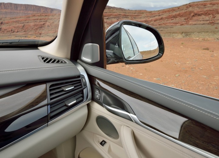 Technical specifications and characteristics for【BMW X5 III (F15)】 - picture 12