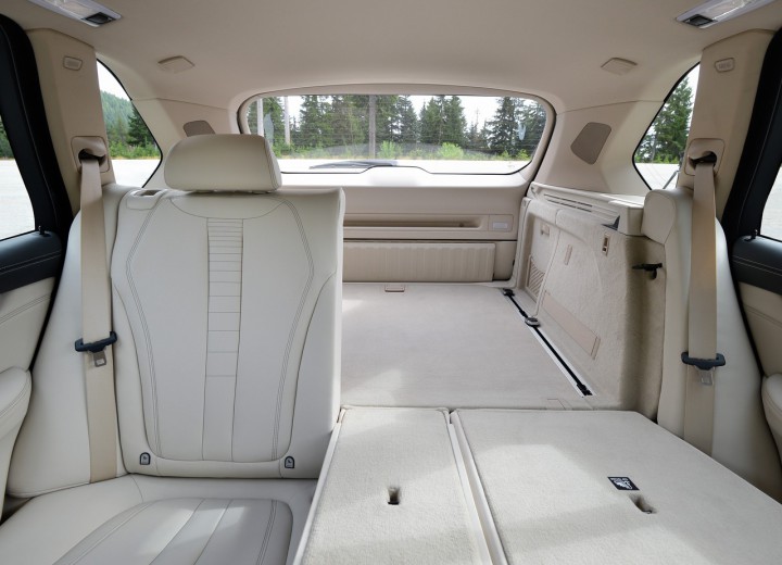 Technical specifications and characteristics for【BMW X5 III (F15)】 - picture 17