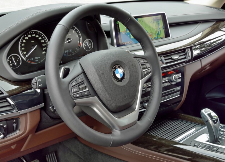 Technical specifications and characteristics for【BMW X5 III (F15)】 - picture 8