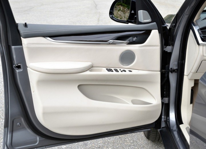 Technical specifications and characteristics for【BMW X5 III (F15)】 - picture 11