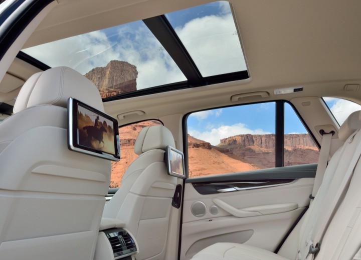 Technical specifications and characteristics for【BMW X5 III (F15)】 - picture 14