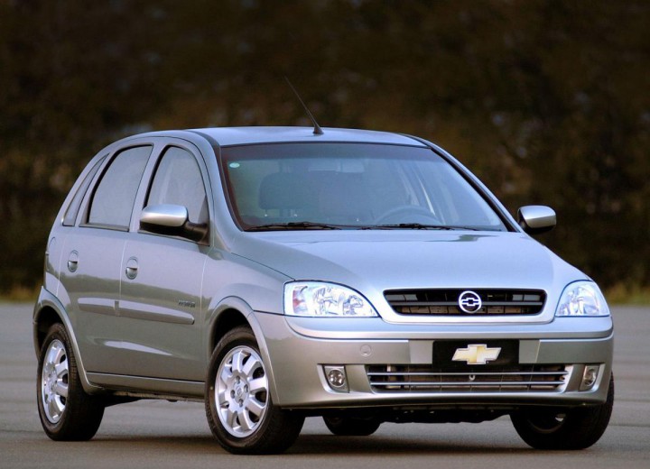 Technical specifications and characteristics for【Chevrolet Corsa Combi (GM 4200)】 - picture 1