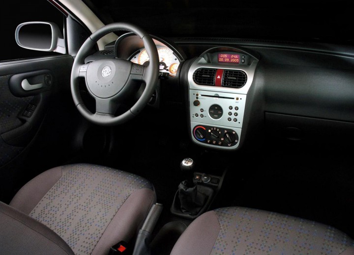 Technical specifications and characteristics for【Chevrolet Corsa Wagon (GM 4200)】 - picture 3