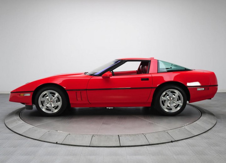 Caratteristiche tecniche di Chevrolet Corvette Coupe IV - picture 3