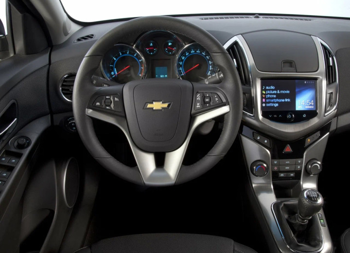 Technical specifications and characteristics for【Chevrolet Cruze  Combi】 - picture 4