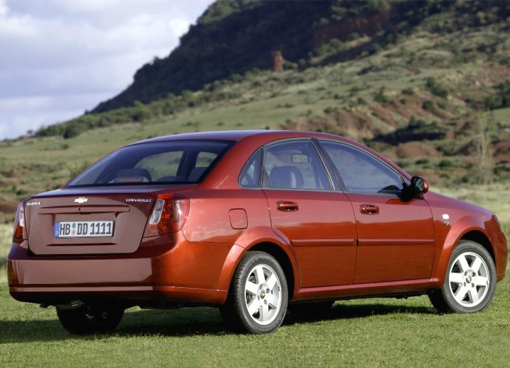Technical specifications and characteristics for【Chevrolet Nubira】 - picture 2