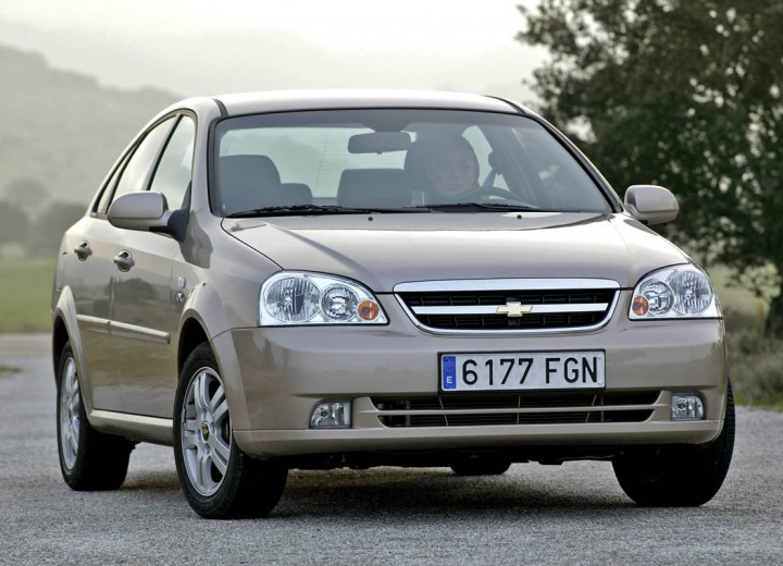 Technical specifications and characteristics for【Chevrolet Nubira】 - picture 1