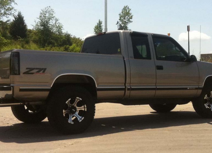Технически характеристики за Chevrolet Silverado I - picture 2