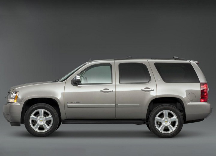 Technical specifications and characteristics for【Chevrolet Tahoe (GMT900)】 - picture 3