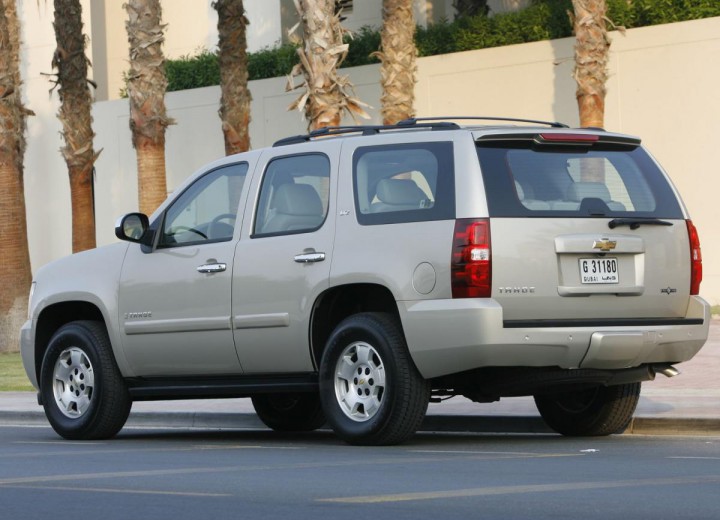 Technical specifications and characteristics for【Chevrolet Tahoe (GMT900)】 - picture 4