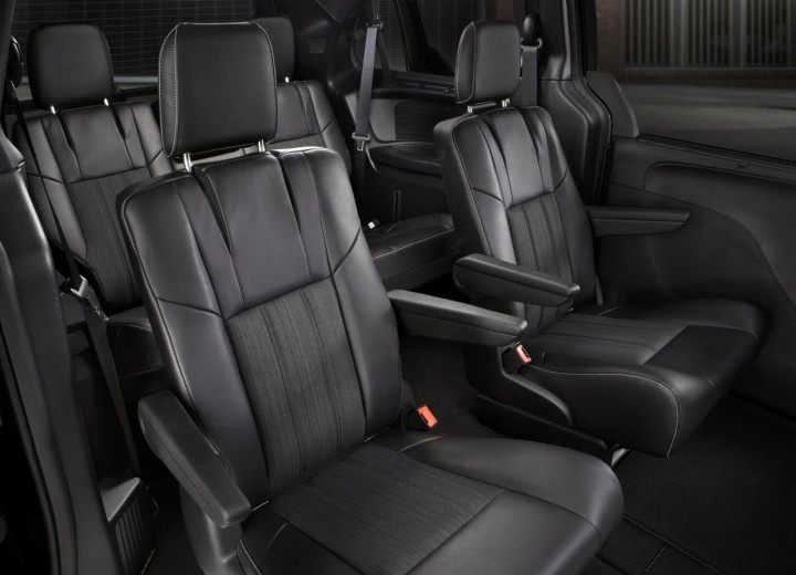 Technical specifications and characteristics for【Chrysler Grand Voyager V Restyling】 - picture 9