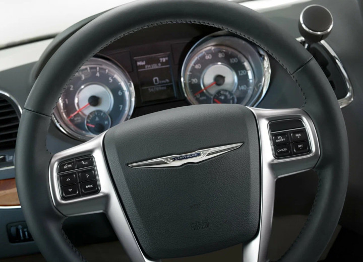 Technical specifications and characteristics for【Chrysler Grand Voyager V Restyling】 - picture 7