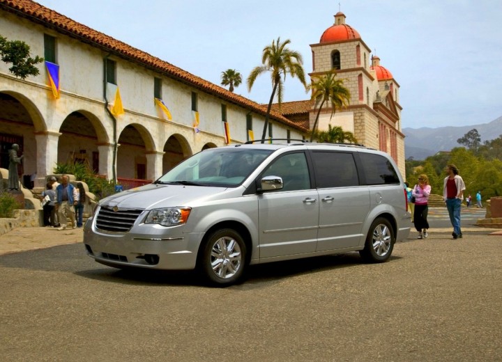 Technical specifications and characteristics for【Chrysler Town & Country V】 - picture 1
