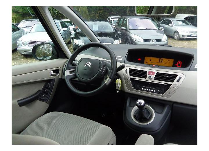 Technical specifications and characteristics for【Citroen C4 Grand Picasso】 - picture 8