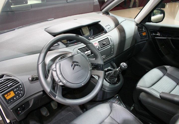 Technical specifications and characteristics for【Citroen C4 Grand Picasso】 - picture 11