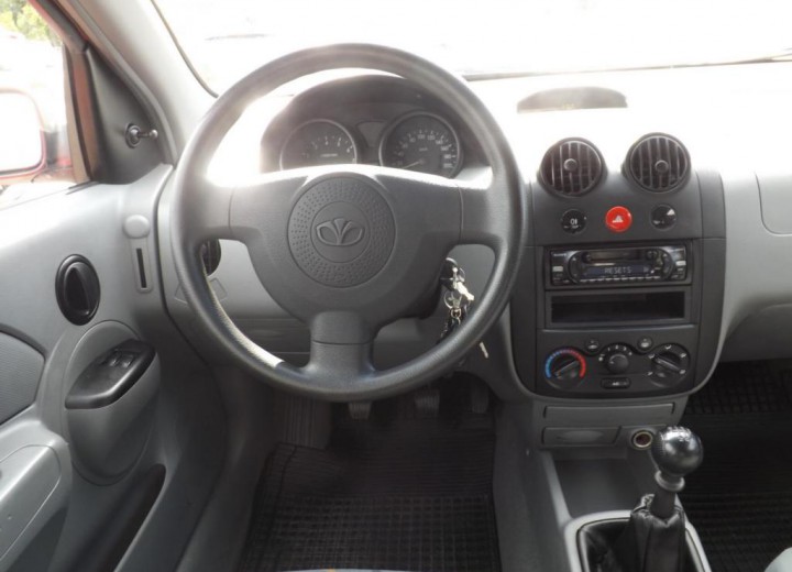 Technical specifications and characteristics for【Daewoo Kalos Sedan】 - picture 4