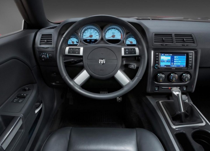 Especificaciones técnicas de Dodge Challenger SRT8 - picture 6