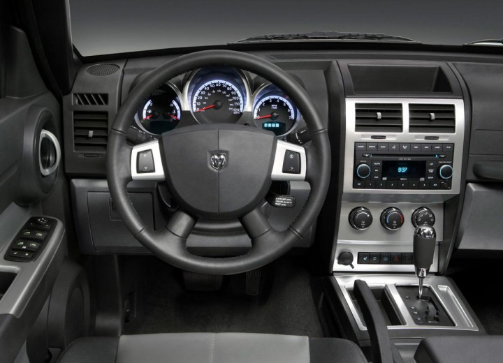 Технические характеристики о Dodge Nitro - picture 6
