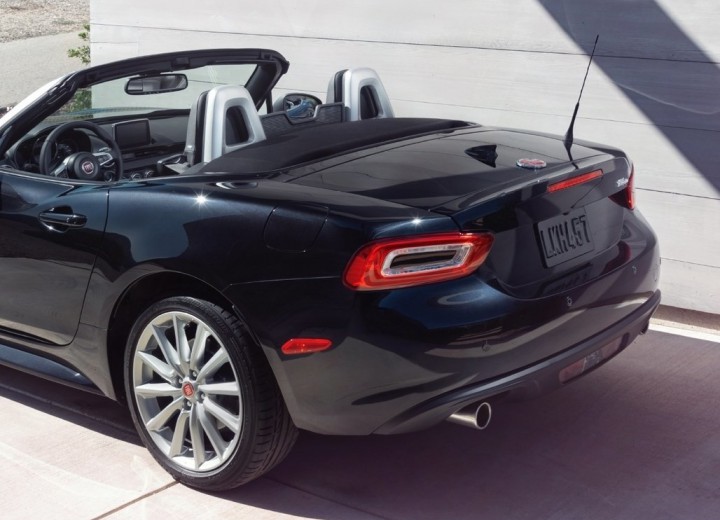 Caractéristiques techniques de Fiat 124 Roadster - picture 7